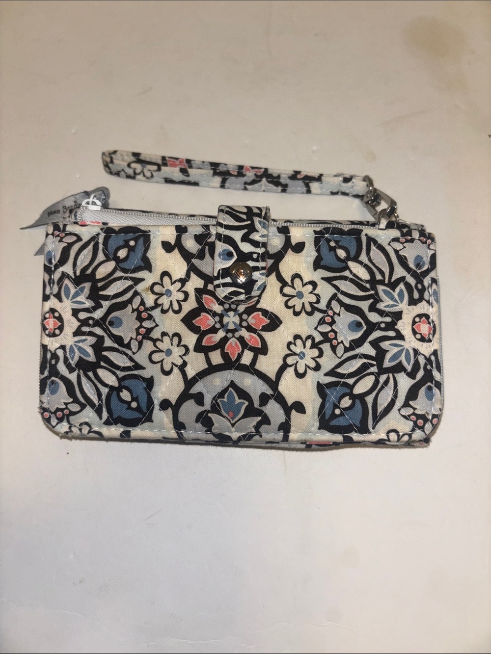 VERA BRADLEY…CANVAS WRISTLET/WALLET LOTS OF GRAYS LIGHT BLUE BLACK PINK BEIGE